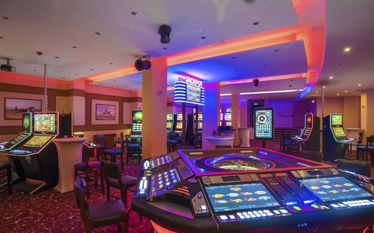 Hotel Orpheus - Casino And Spa Pamporovo Kültér fotó