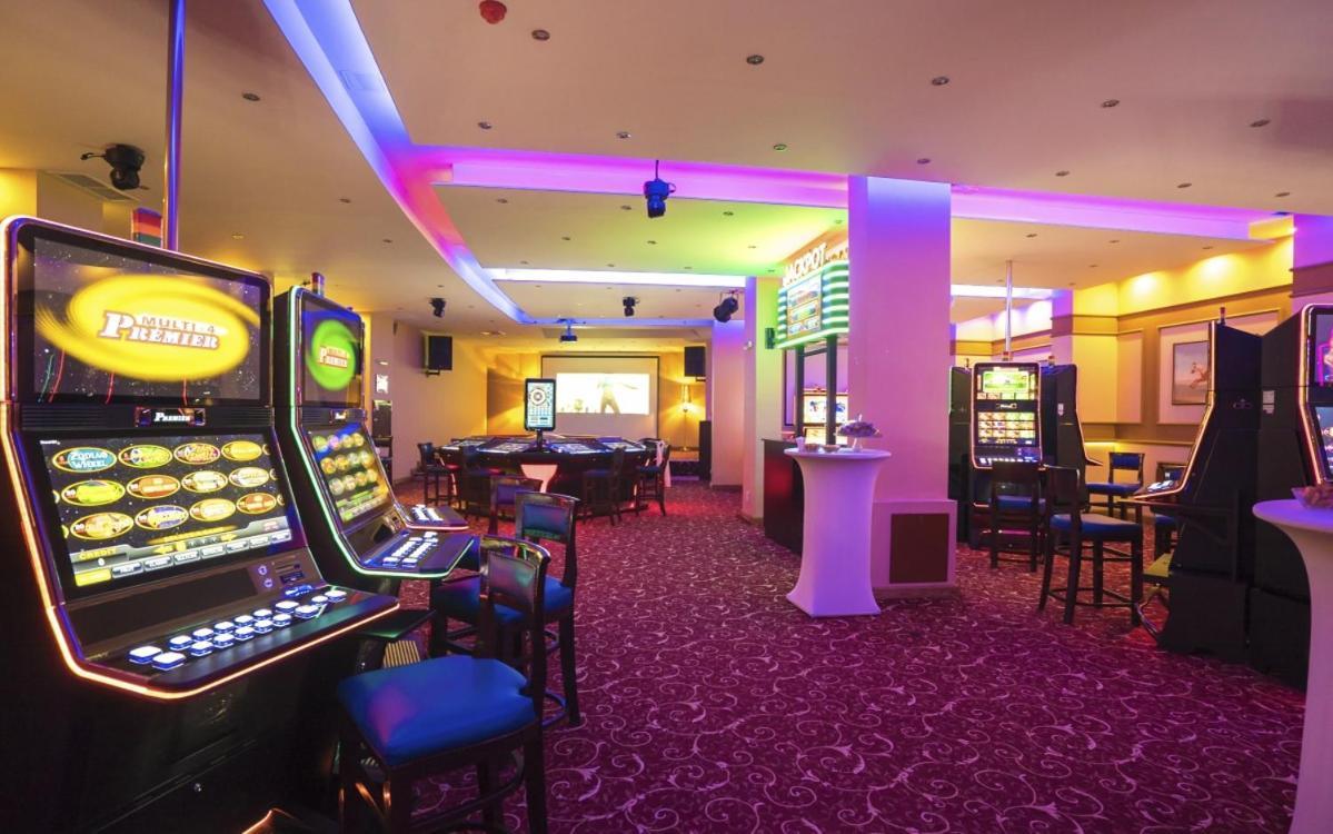 Hotel Orpheus - Casino And Spa Pamporovo Kültér fotó