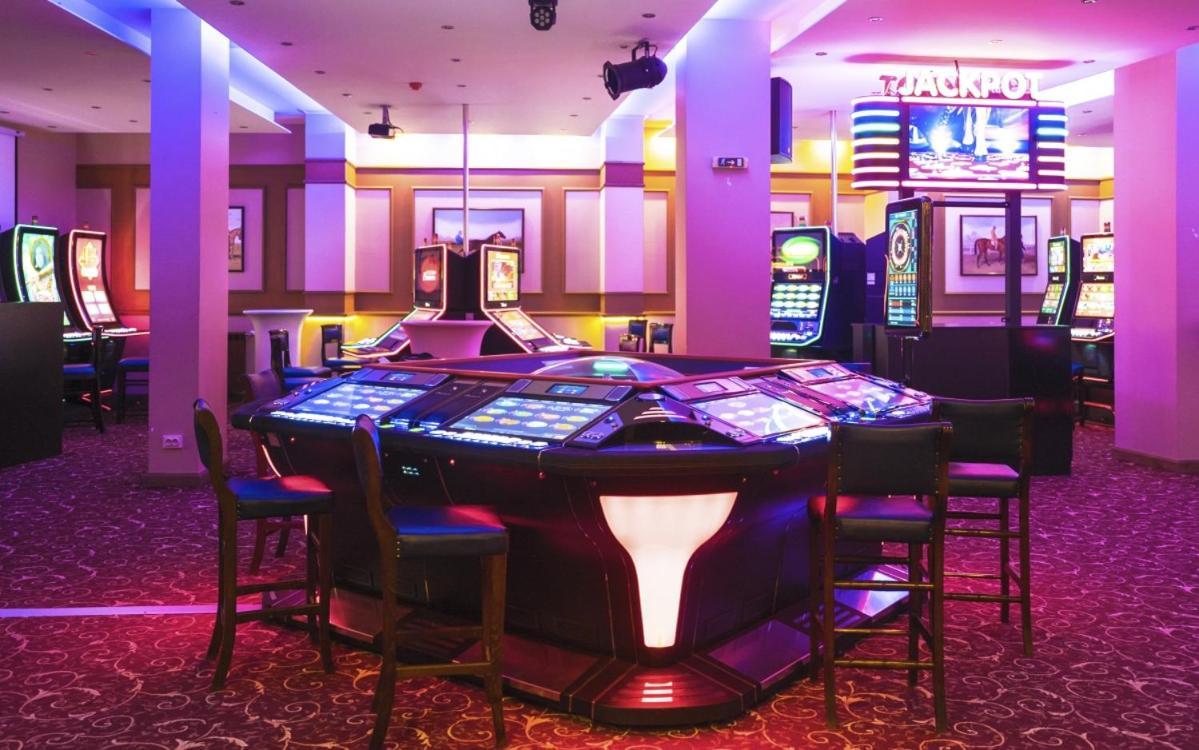 Hotel Orpheus - Casino And Spa Pamporovo Kültér fotó